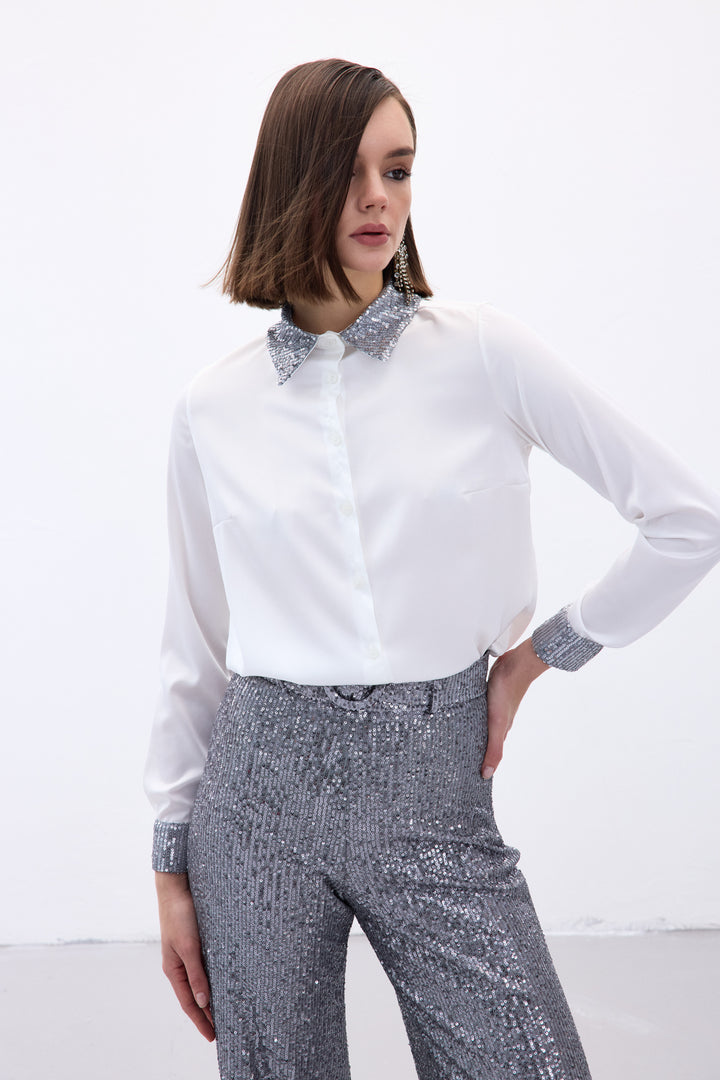 Sateen Chemise en Satin avec Détails Pailletés - Gris