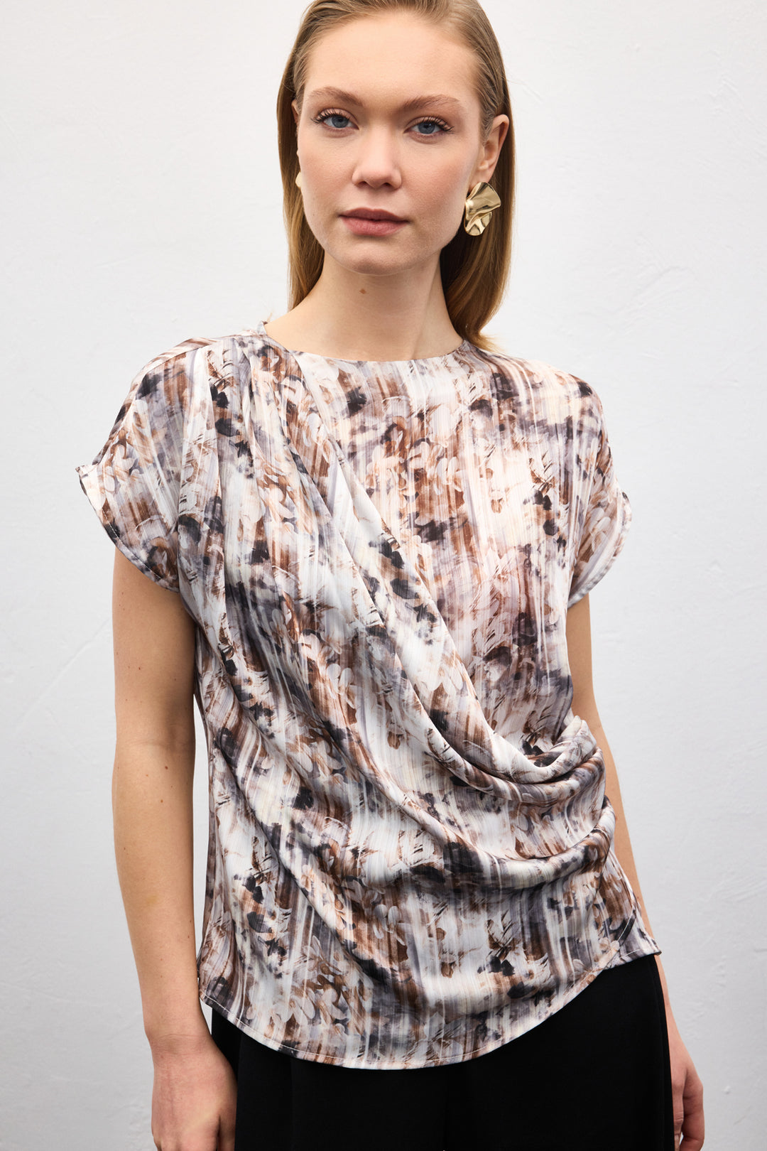 Sateen Blouse sans manches plissée - Marron