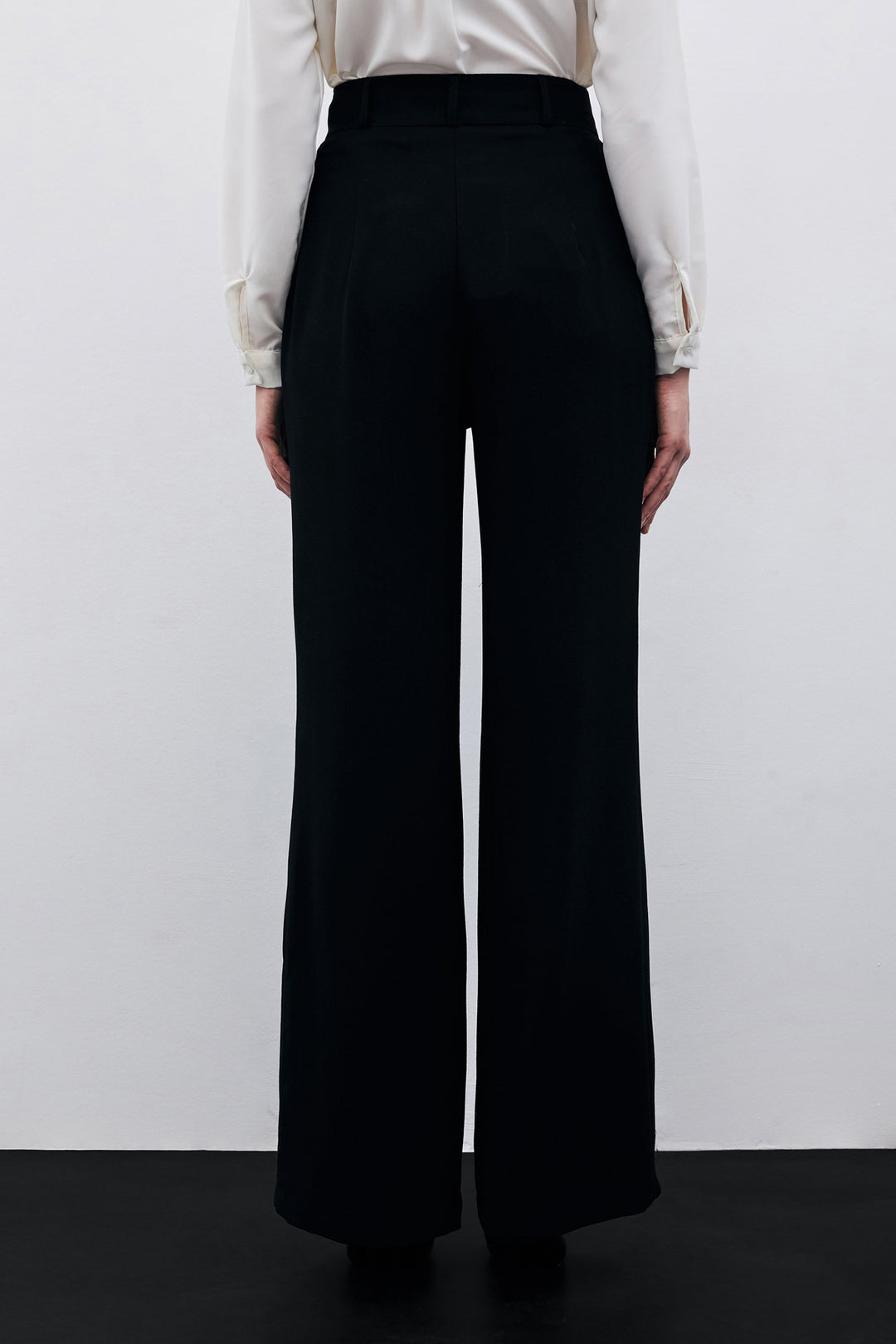Sateen Pantalon en crêpe plissé - Noir