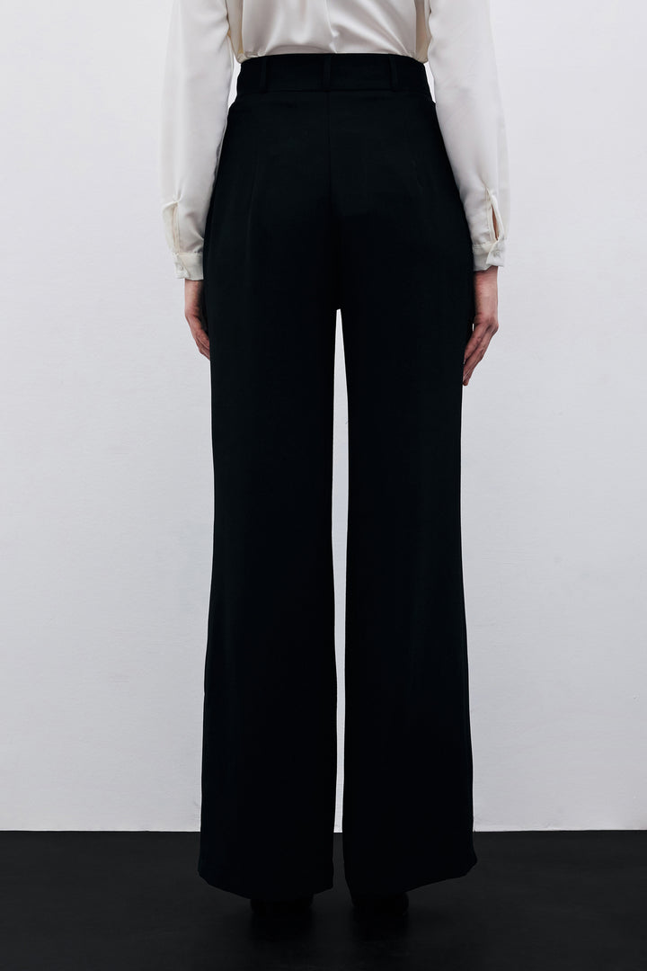 Sateen Pantalon en crêpe plissé - Noir