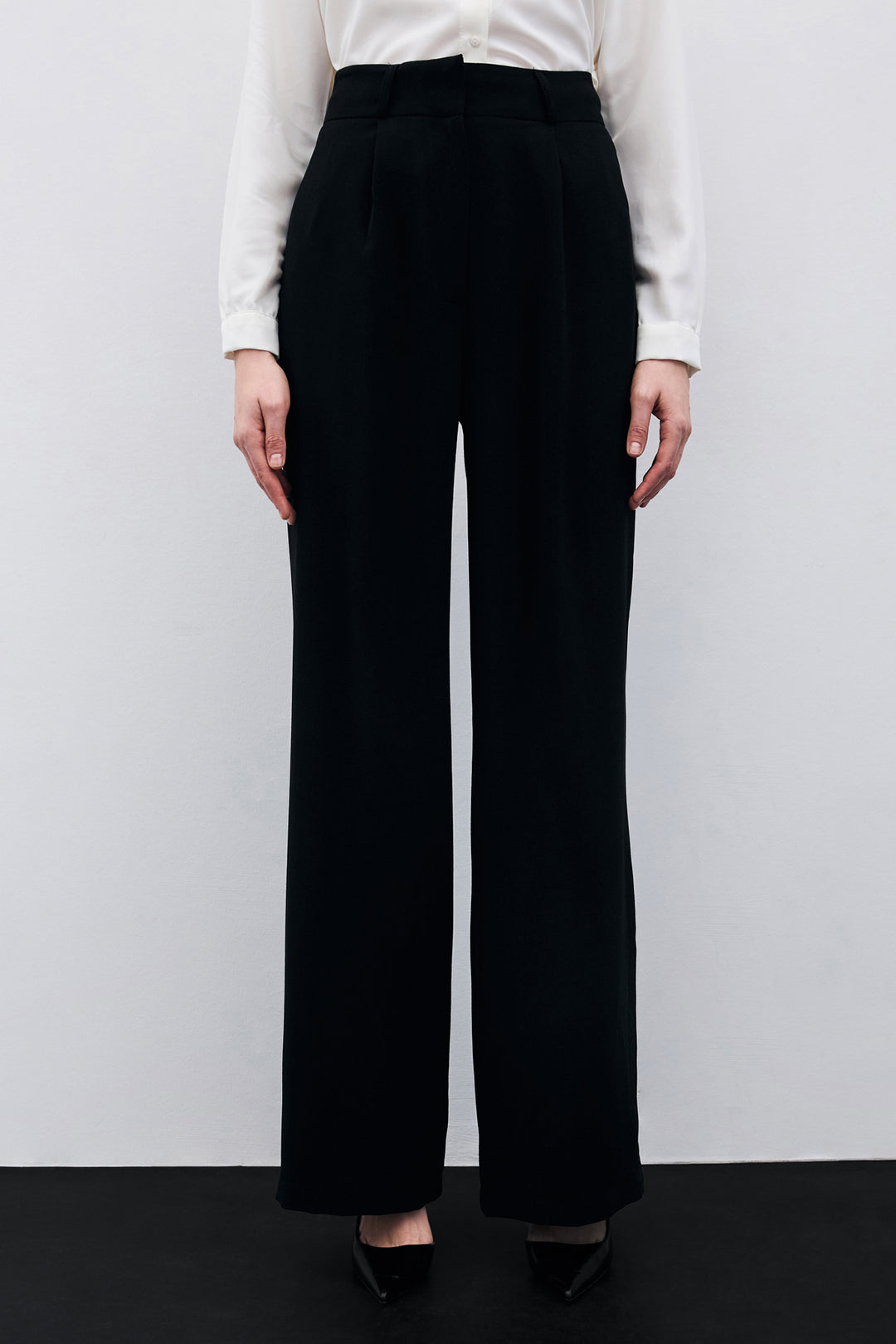 Sateen Pantalon en crêpe plissé - Noir