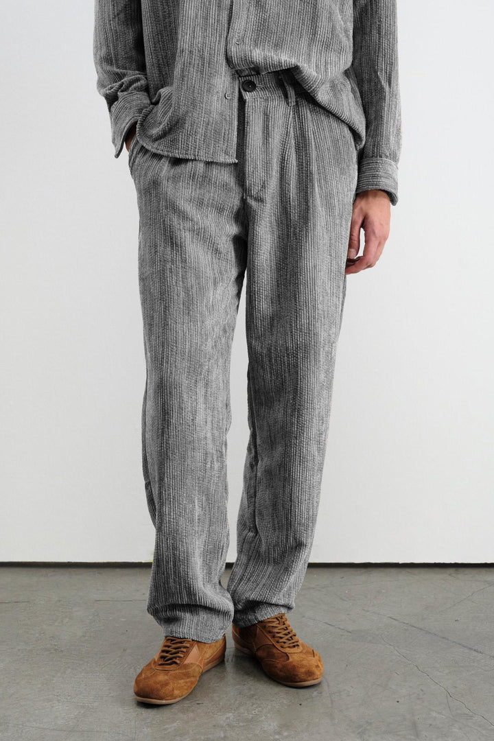 Giesto Pantalon en velours côtelé gris plissé - Gris