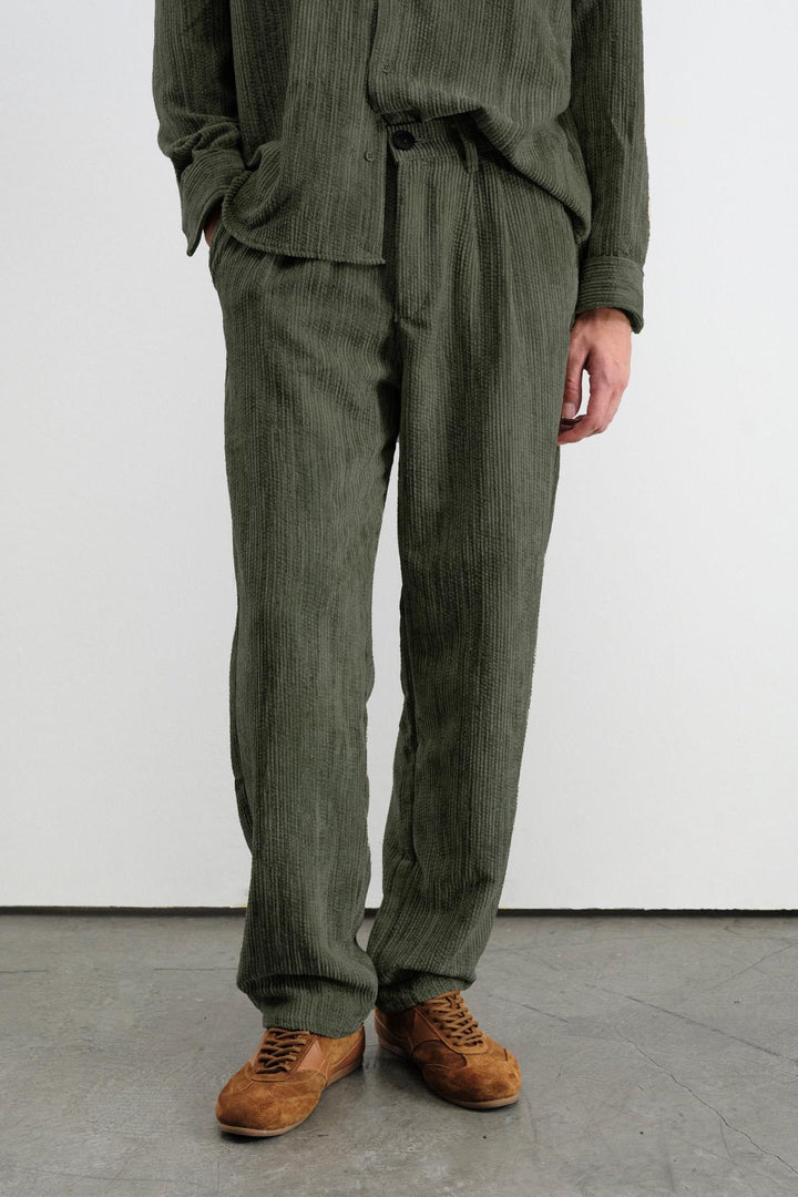 Giesto Pantalon en velours côtelé kaki plissé - Kaki