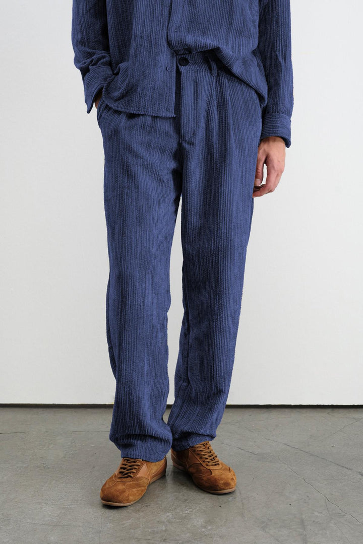 Giesto Pantalon en velours côtelé bleu marine plissé - Bleu marine