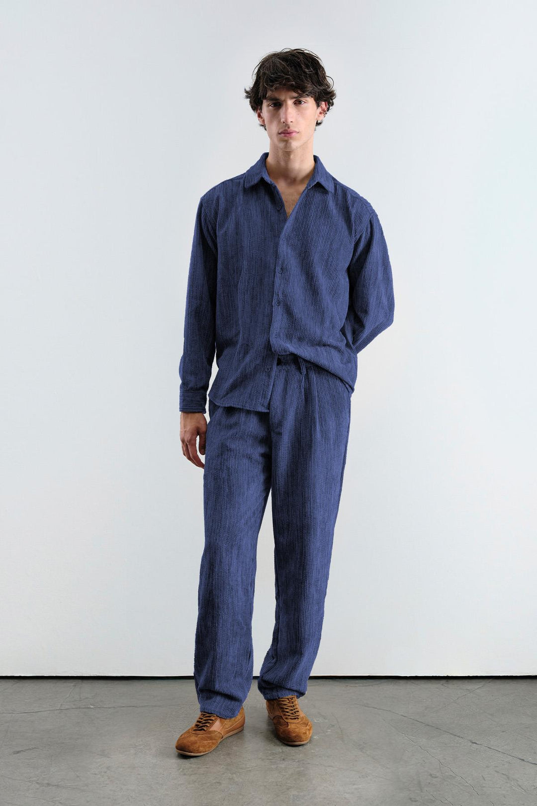 Giesto Pantalon en velours côtelé bleu marine plissé - Bleu marine