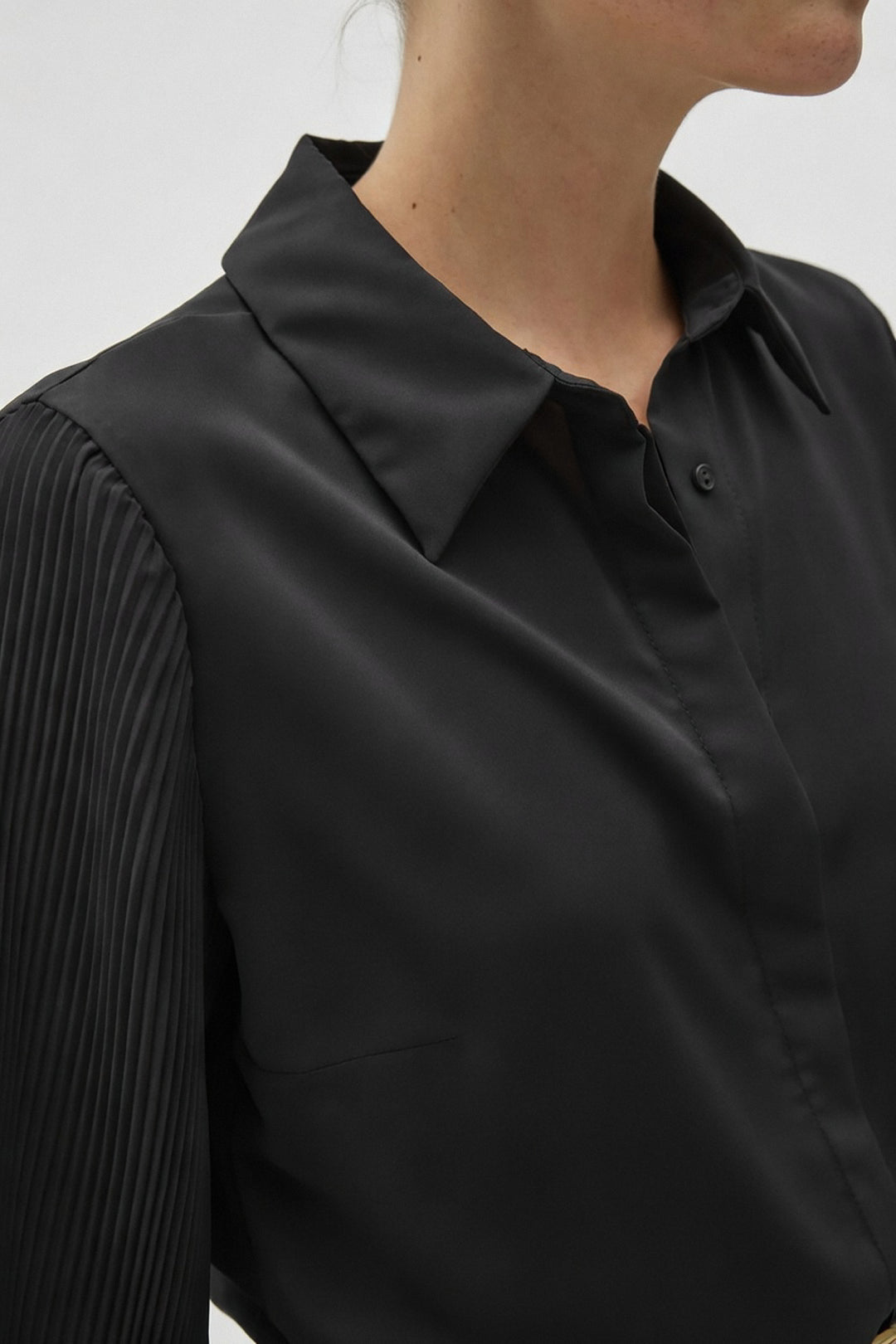 Sateen Chemisier à manches plissées - Noir
