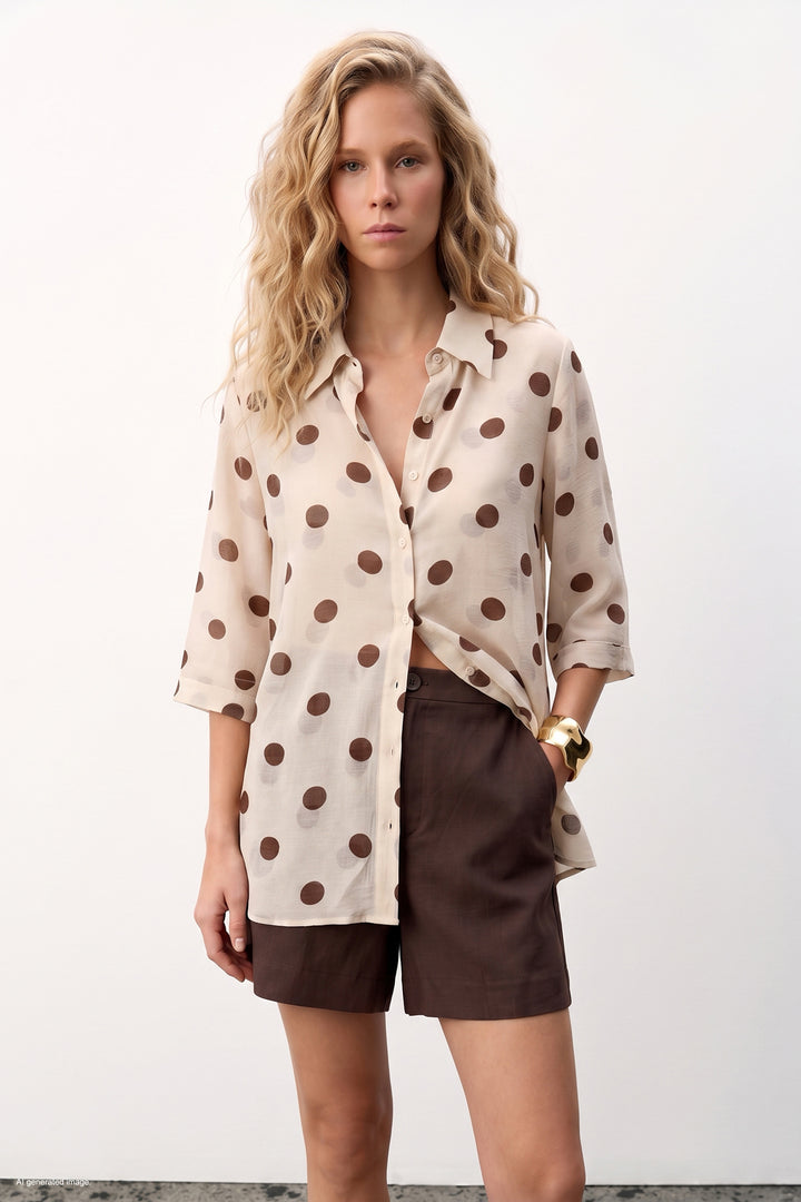 Sateen Chemisier à motifs pois - Beige