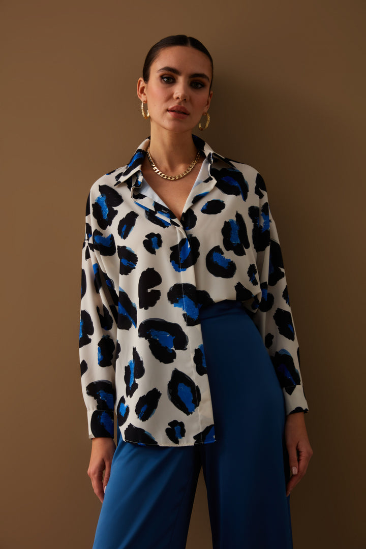 Sateen Chemise ample à motif léopard coloré - sax Bleu