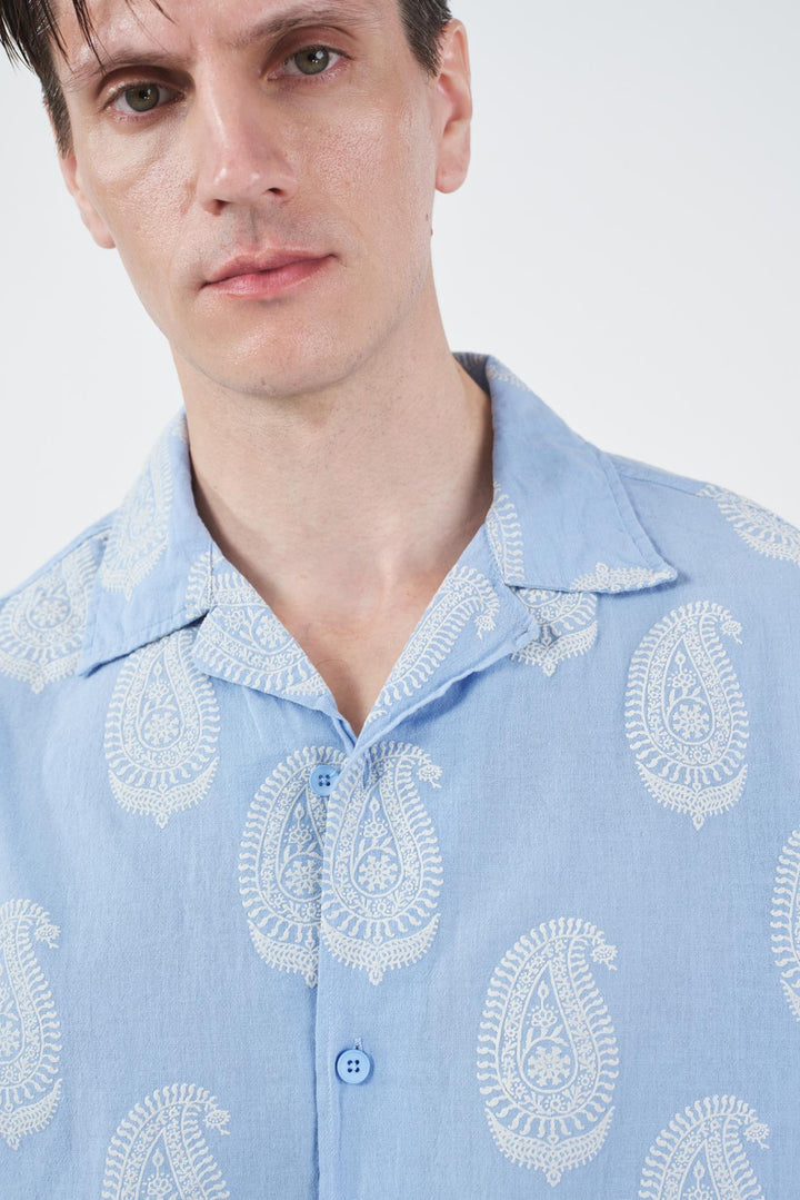 Giesto Chemise bleue à motifs foulard - Bleu
