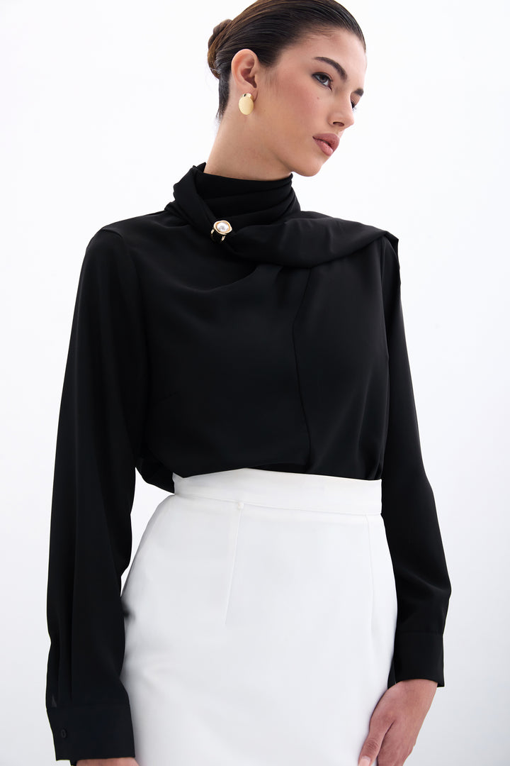 Sateen Blouse avec Détails en Châle - Noir