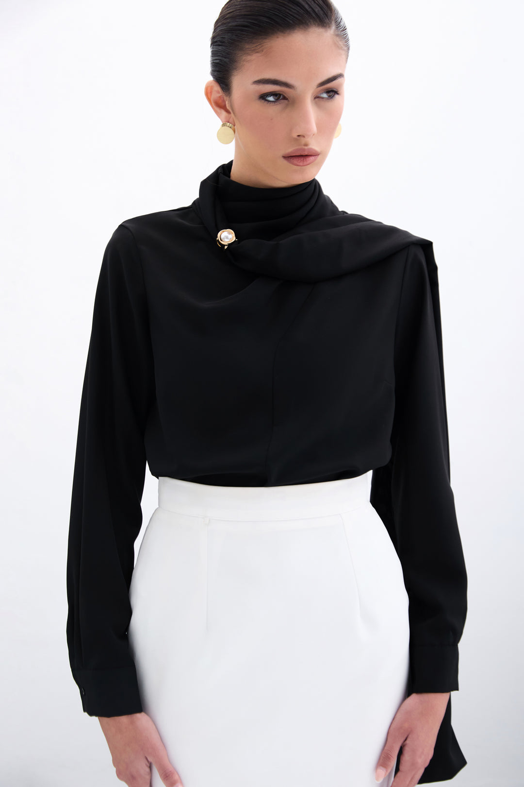 Sateen Blouse avec Détails en Châle - Noir