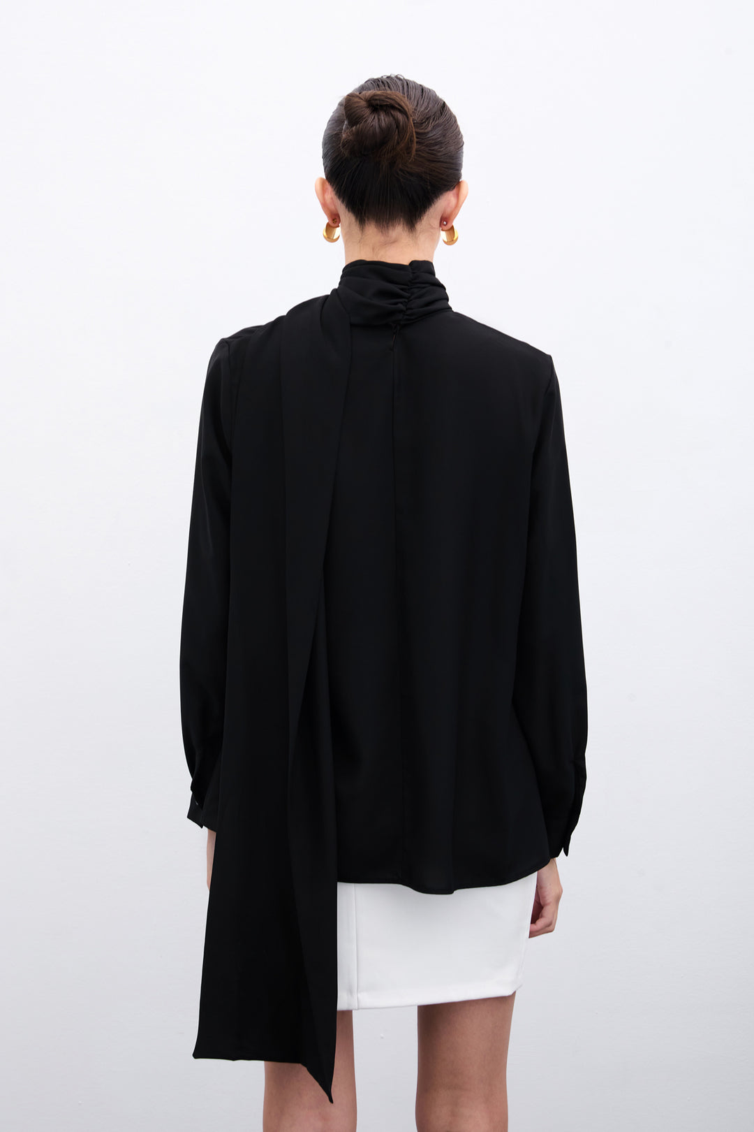 Sateen Blouse avec Détails en Châle - Noir