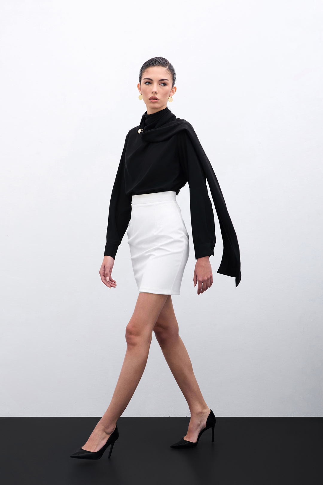 Sateen Blouse avec Détails en Châle - Noir