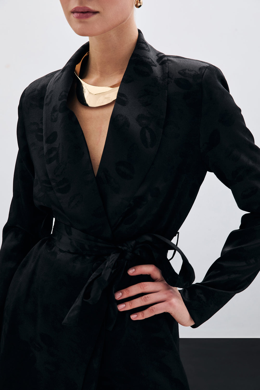 Sateen Veste ceinturée à col châle - Noir