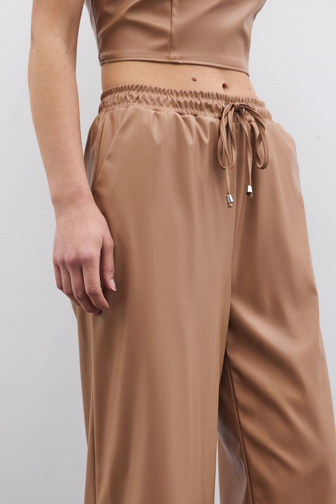 Sateen Pantalon en Cuir Ample - Beige