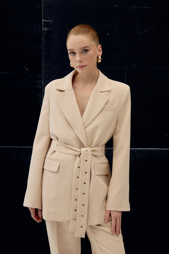 Sateen Veste Serana à Détails de Ceinture - Beige