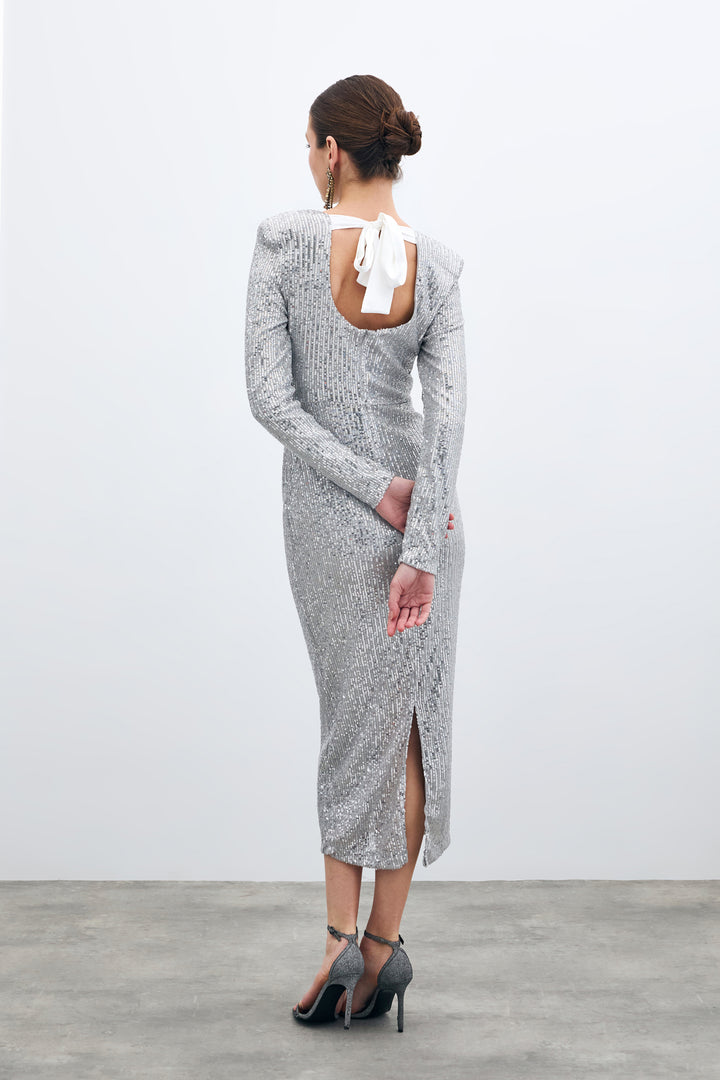 Sateen Robe Pailletée Décolletée au Dos - Argent