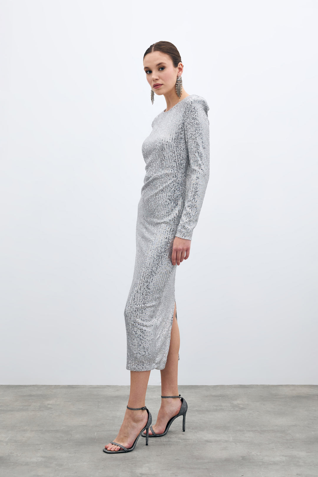 Sateen Robe Pailletée Décolletée au Dos - Argent