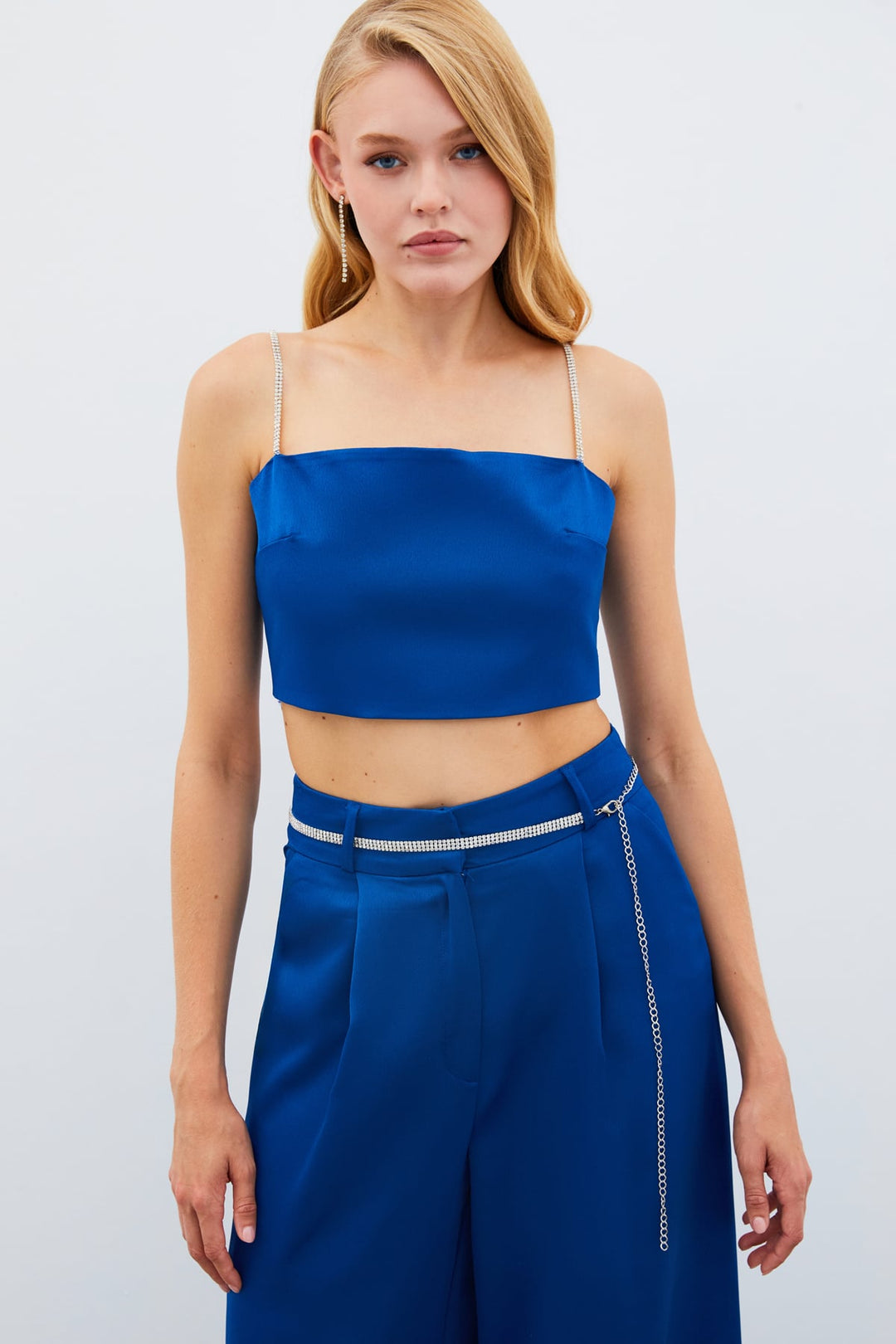 Sateen Top crop en satin à bretelles - Bleu