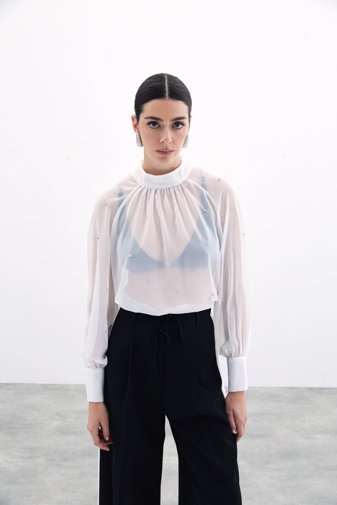 Sateen Blouse Transparente avec Détails en Pierre - Écru