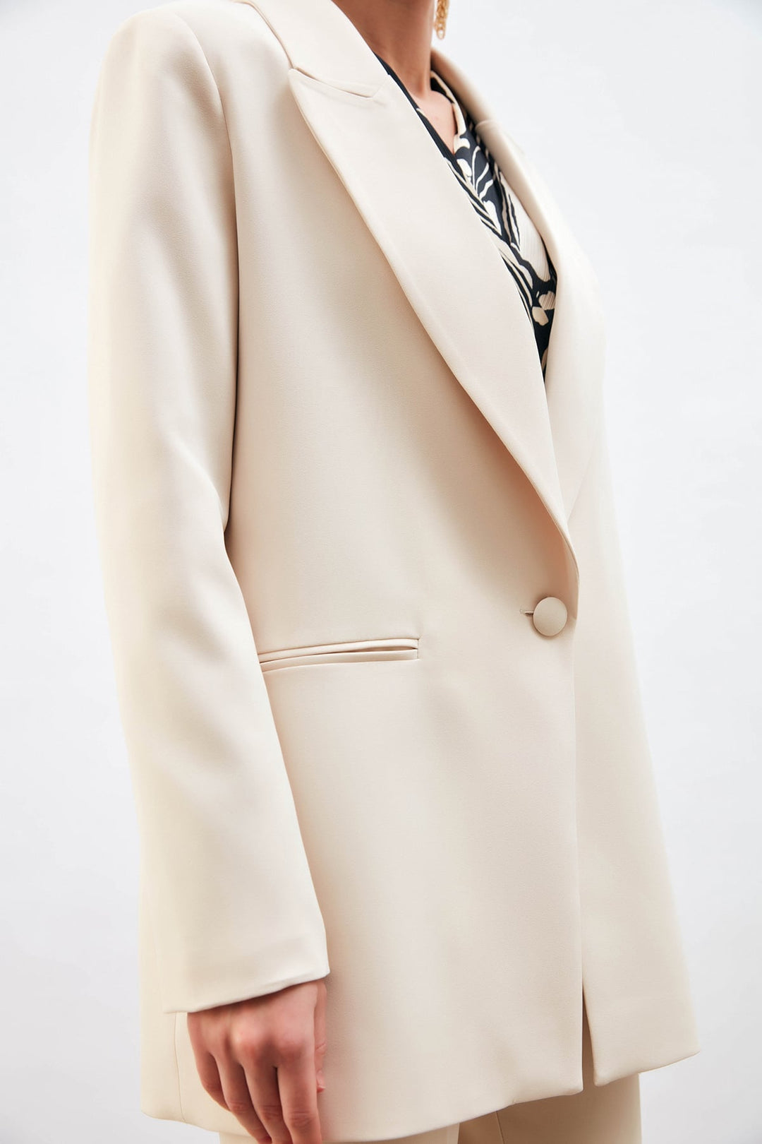 Sateen Veste Ample à Bouton Unique - Beige