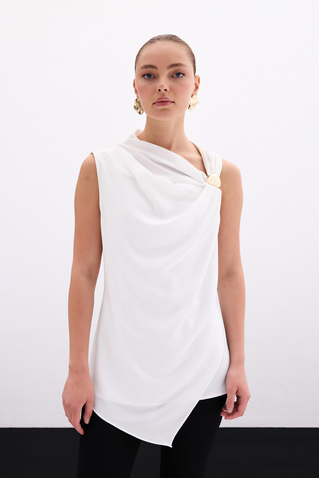 Sateen Blouse à Épaule Dénudée avec Accessoires - Écru