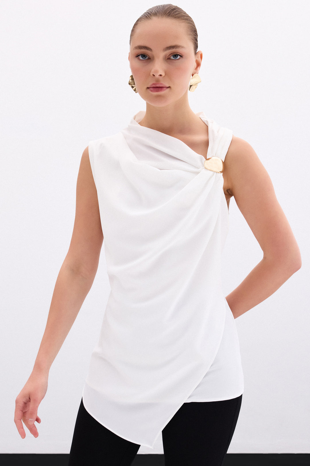 Sateen Blouse à Épaule Dénudée avec Accessoires - Écru