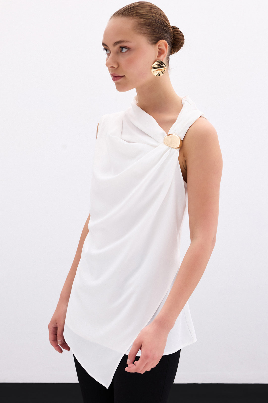 Sateen Blouse à Épaule Dénudée avec Accessoires - Écru