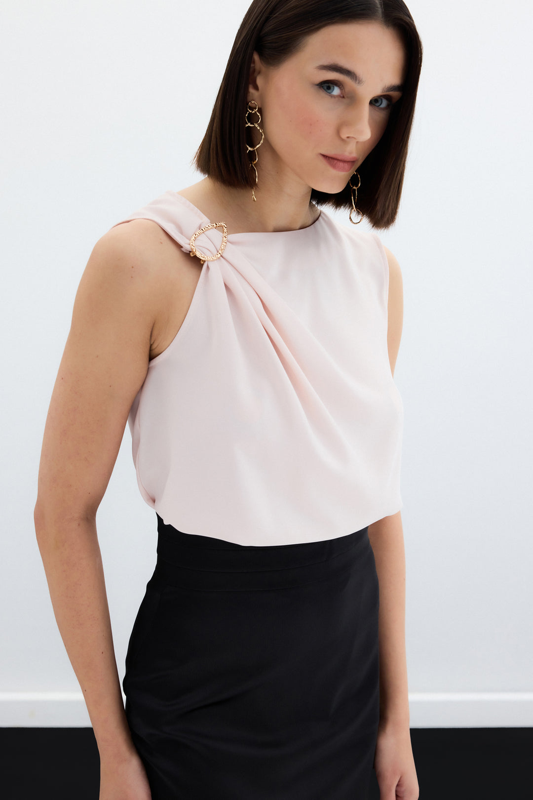 Sateen Blouse à épaule détaillée - Poudre