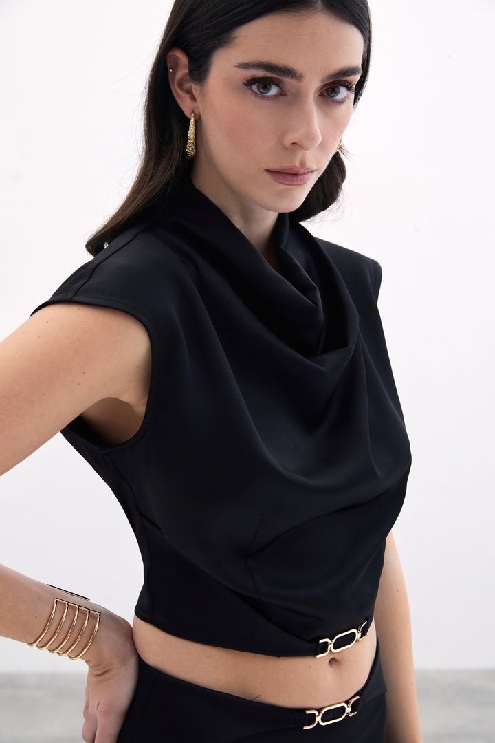 Sateen Blouse dégageant avec détail de boucle - Noir