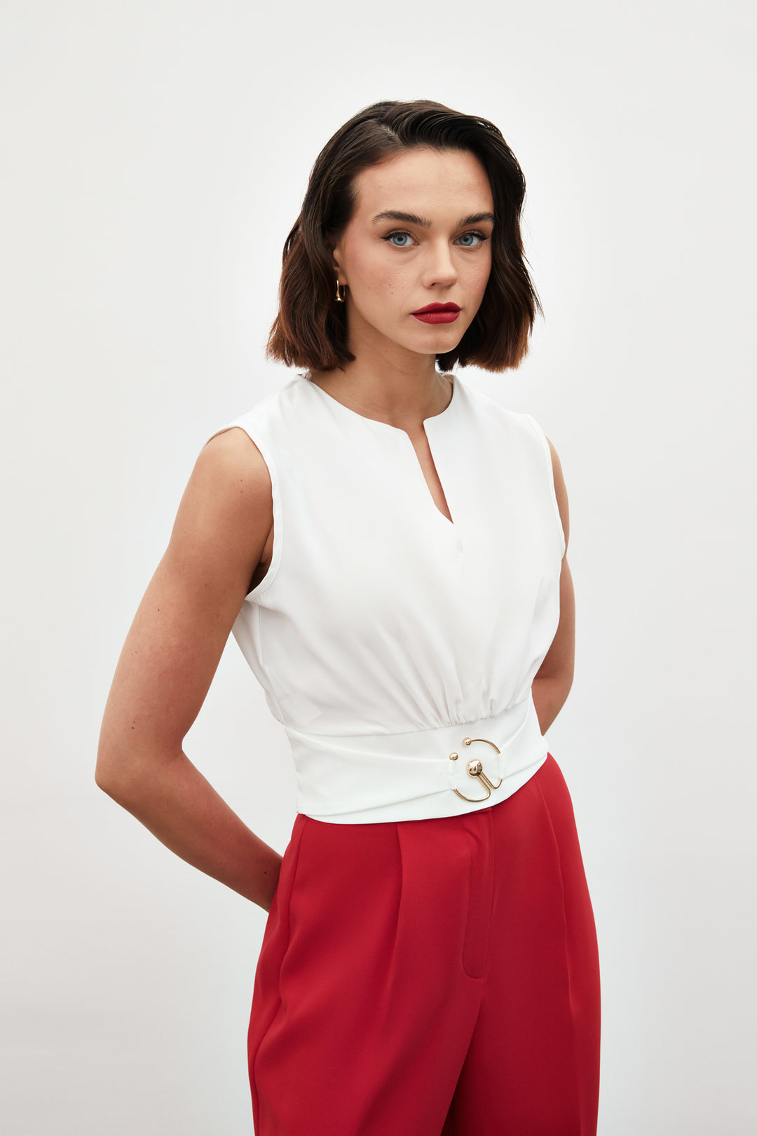 Sateen Blouse sans manches avec détail de boucle - Écru