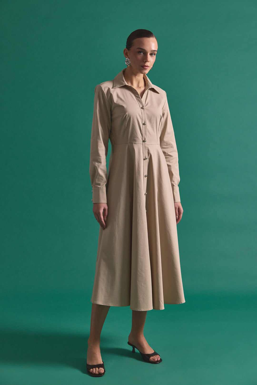 Sateen Robe Longue à Détails Boutonnés - Beige