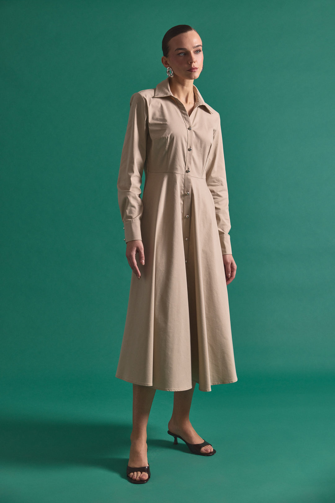 Sateen Robe Longue à Détails Boutonnés - Beige