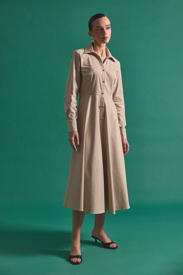Sateen Robe Longue à Détails Boutonnés - Beige