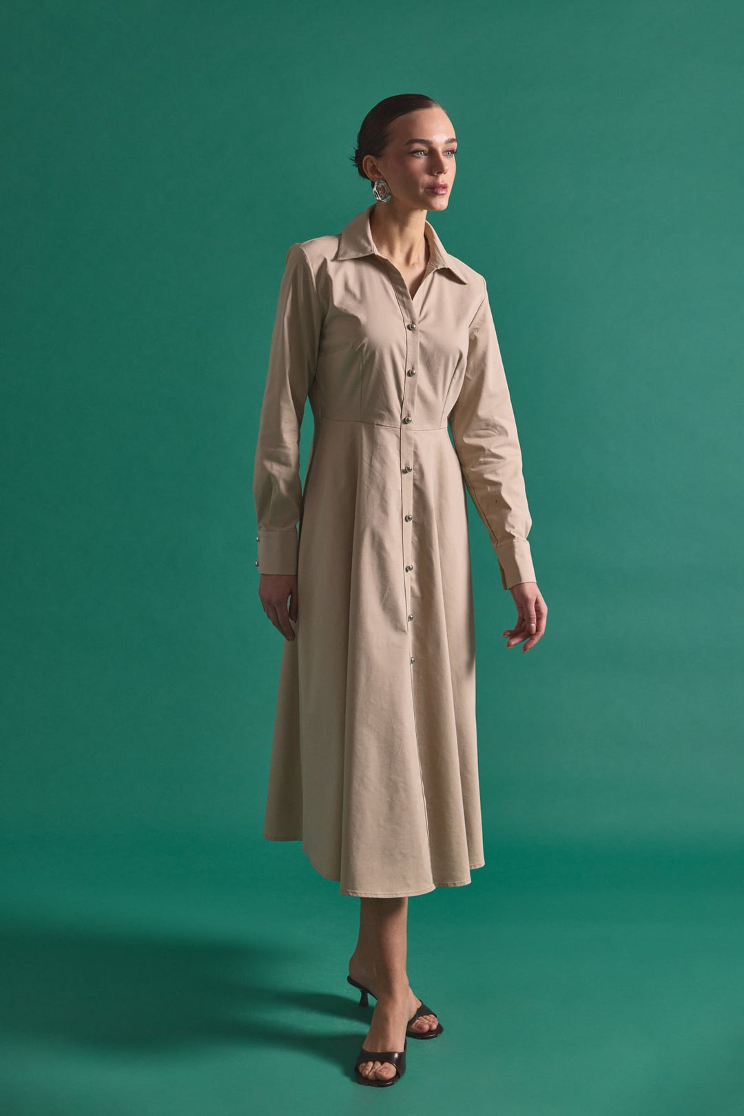 Sateen Robe Longue à Détails Boutonnés - Beige