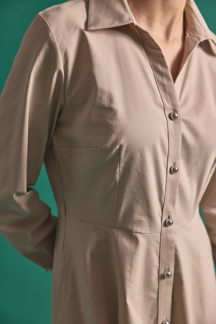 Sateen Robe Longue à Détails Boutonnés - Beige