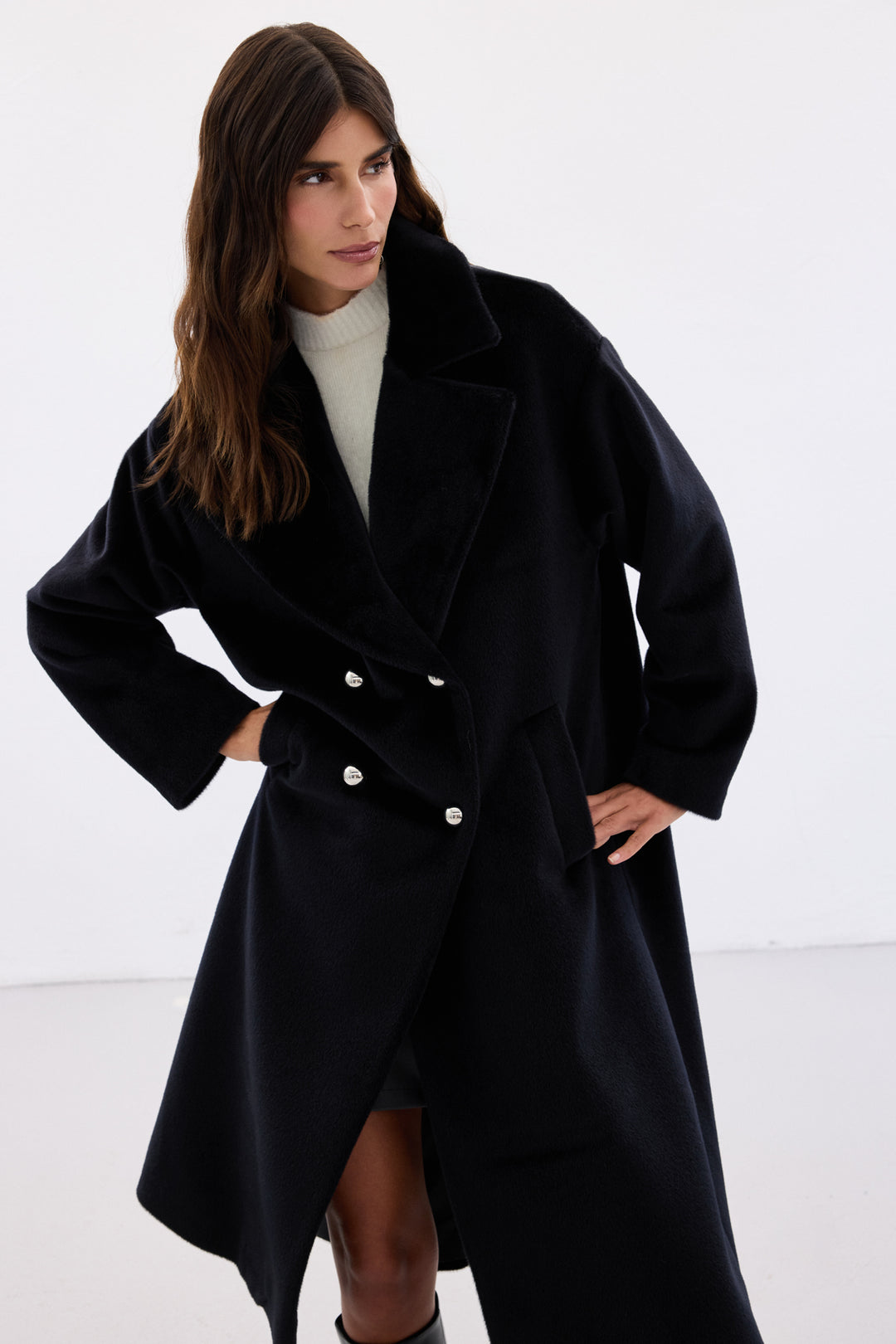 Sateen Manteau Long à Détails de Boutons - Noir