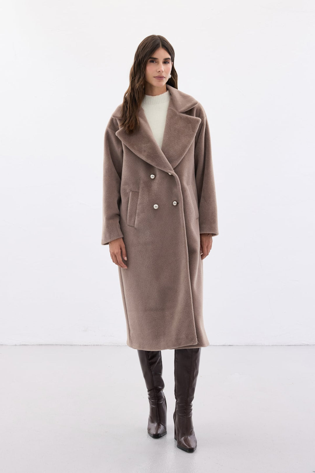 Sateen Manteau Long à Détails de Boutons - Vison