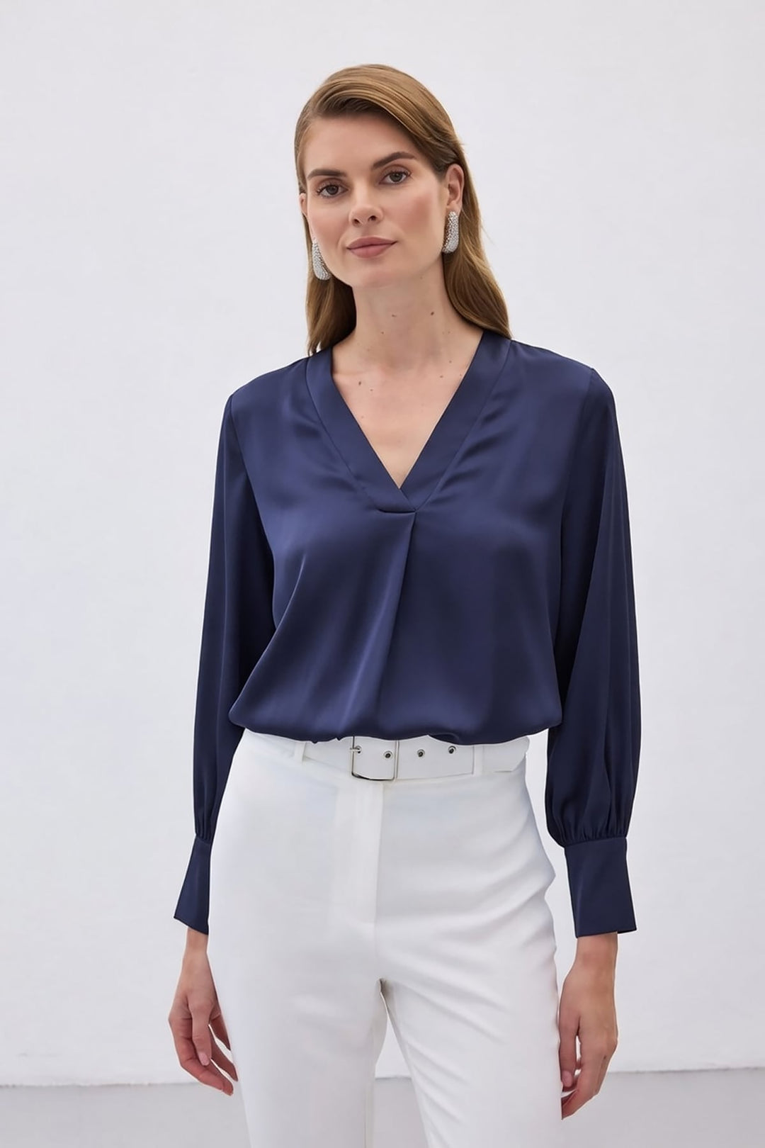 Sateen Blouse en satin à col en V - Bleu marine