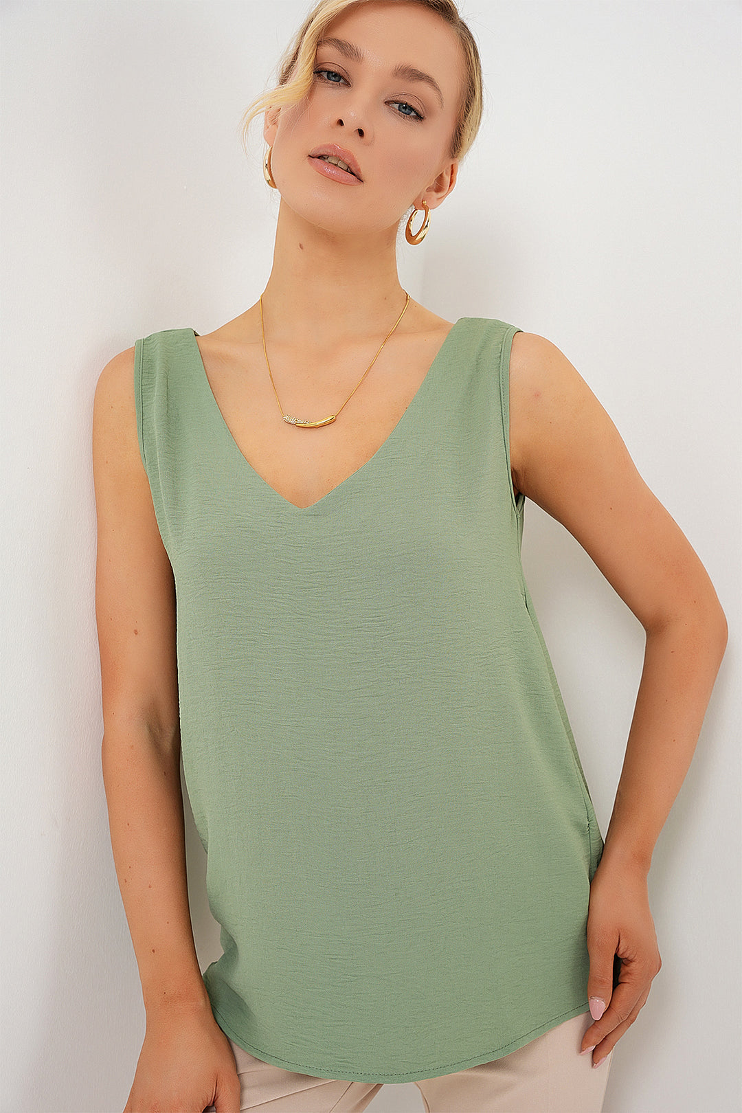 Bigdart Blouse à col en V sans manches 950 - Vert d'eau