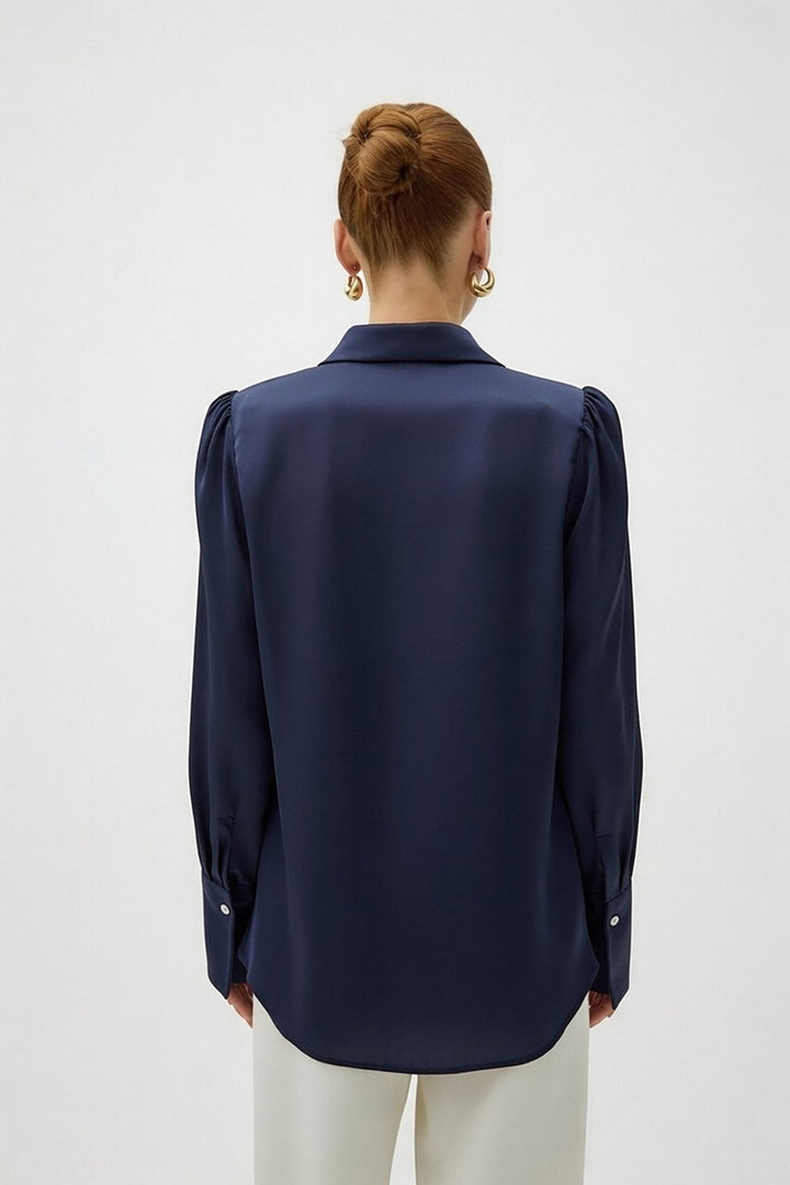 Sateen Chemisier Satin avec Épaules Rembourrées - Bleu marine
