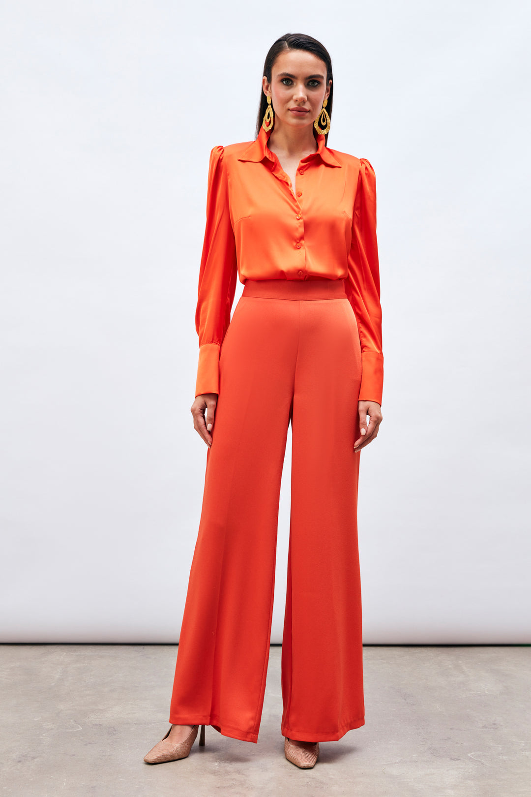Sateen Chemise en satin avec épaulettes - oranj