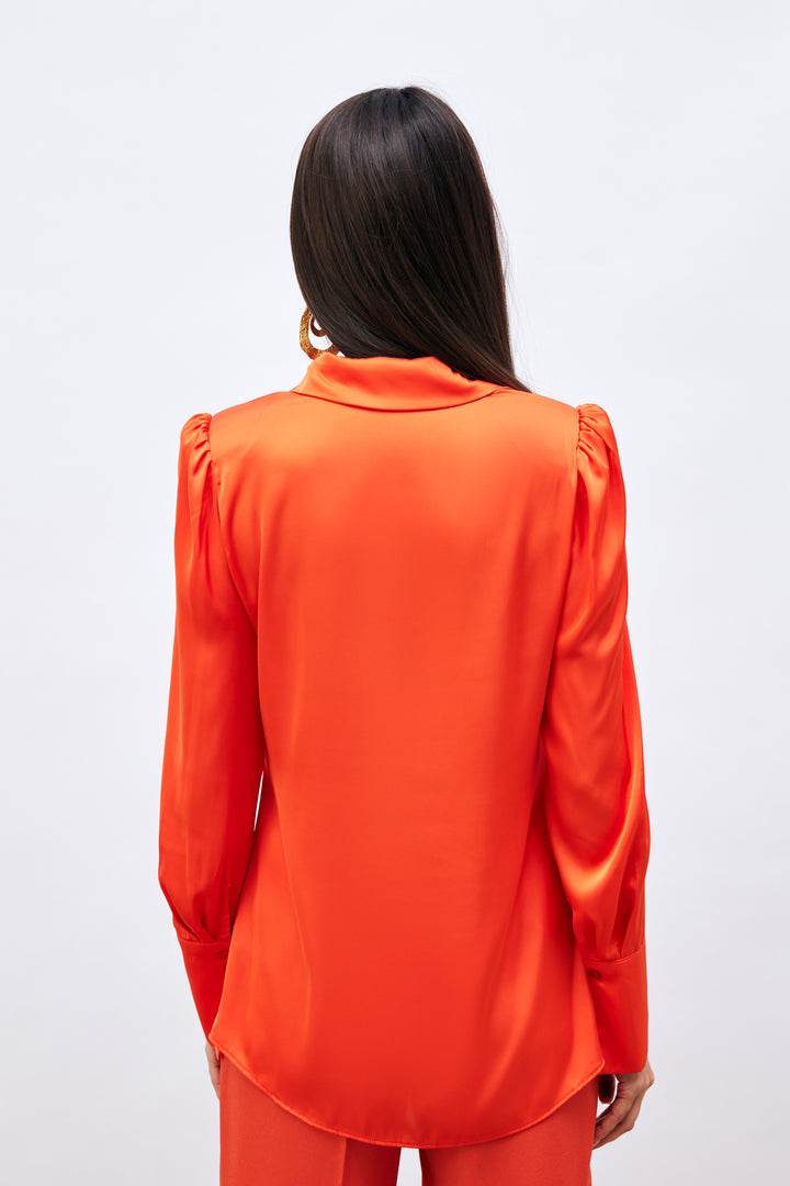 Sateen Chemise en satin avec épaulettes - oranj