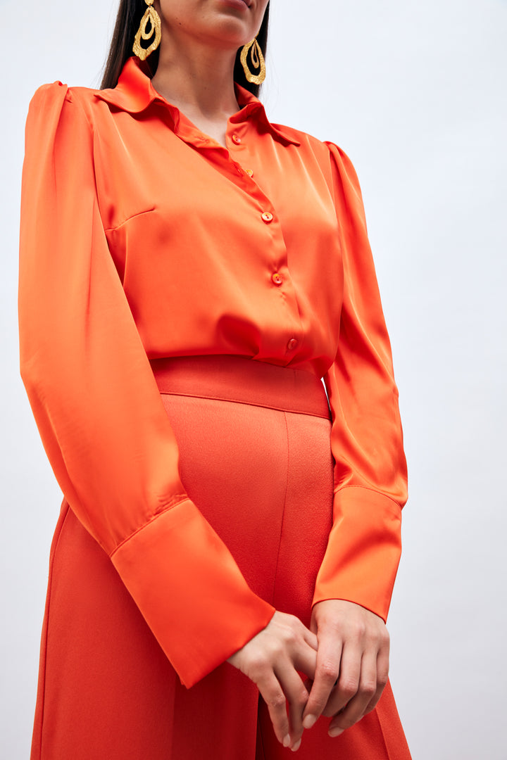 Sateen Chemise en satin avec épaulettes - oranj