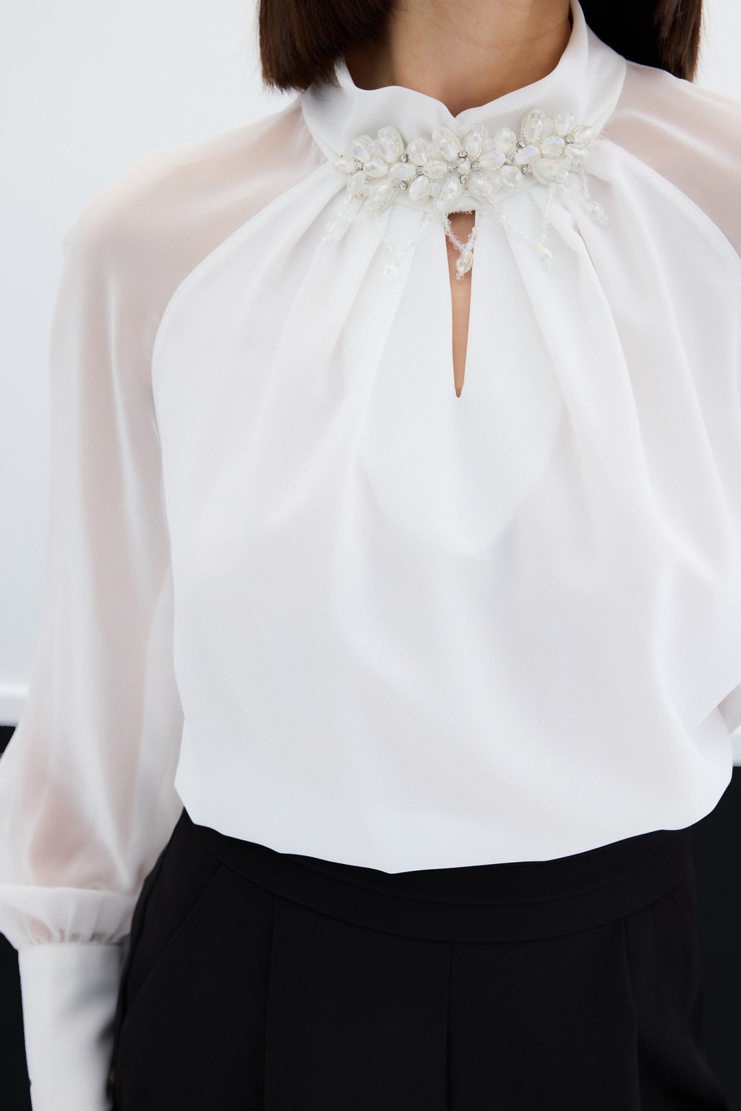 Sateen Blouse avec accessoire de col - Écru