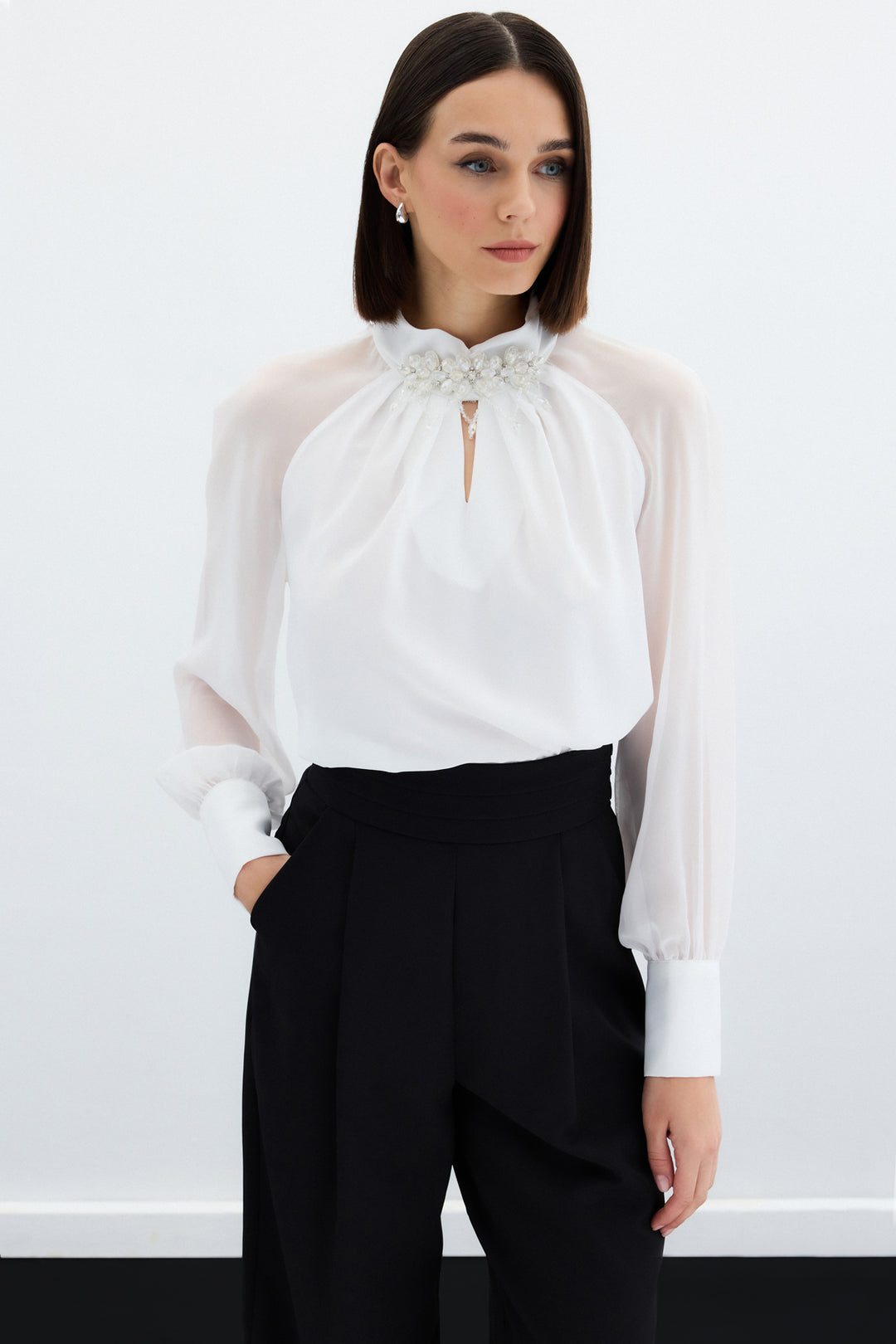 Sateen Blouse avec accessoire de col - Écru