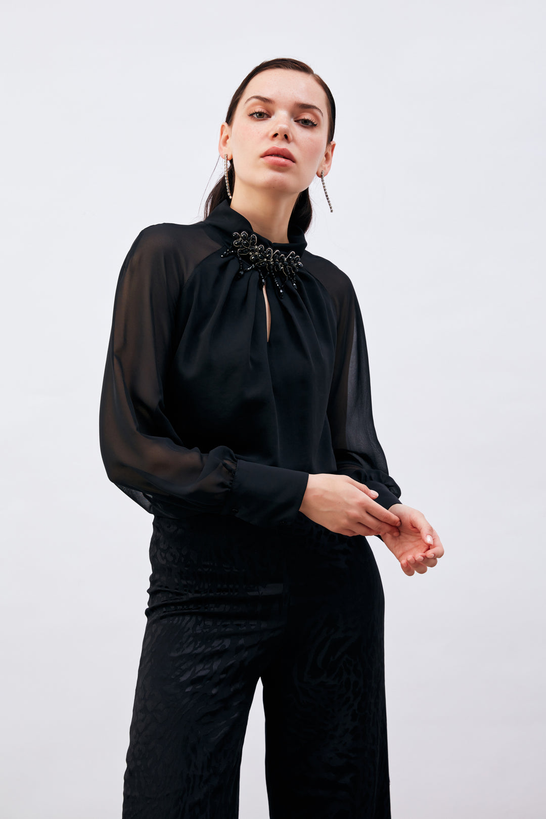 Sateen Blouse avec accessoire de col - Noir
