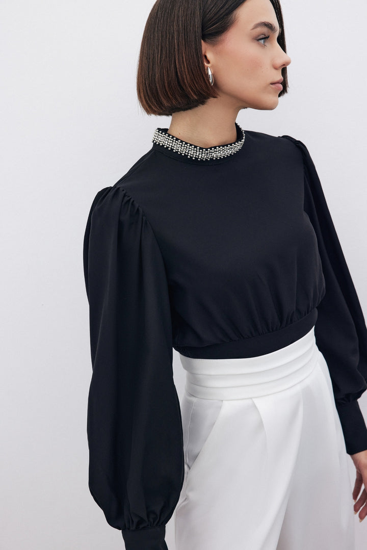 Sateen Blouse avec Accessoire de Col - Noir
