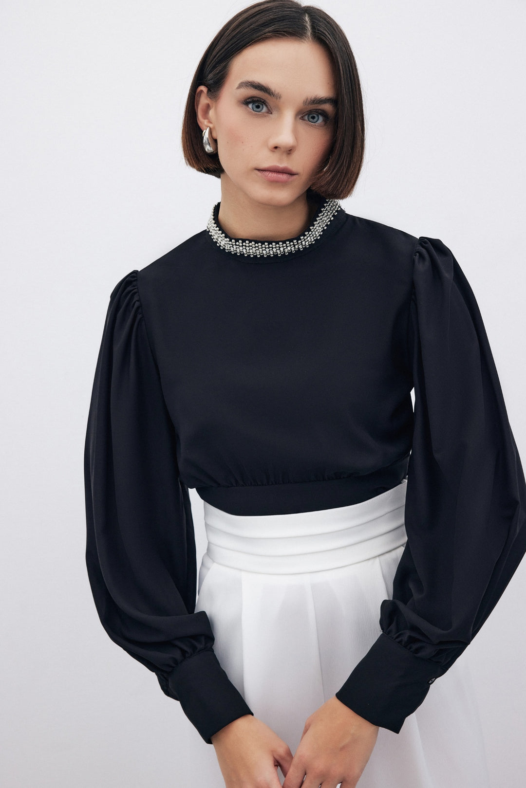 Sateen Blouse avec Accessoire de Col - Noir