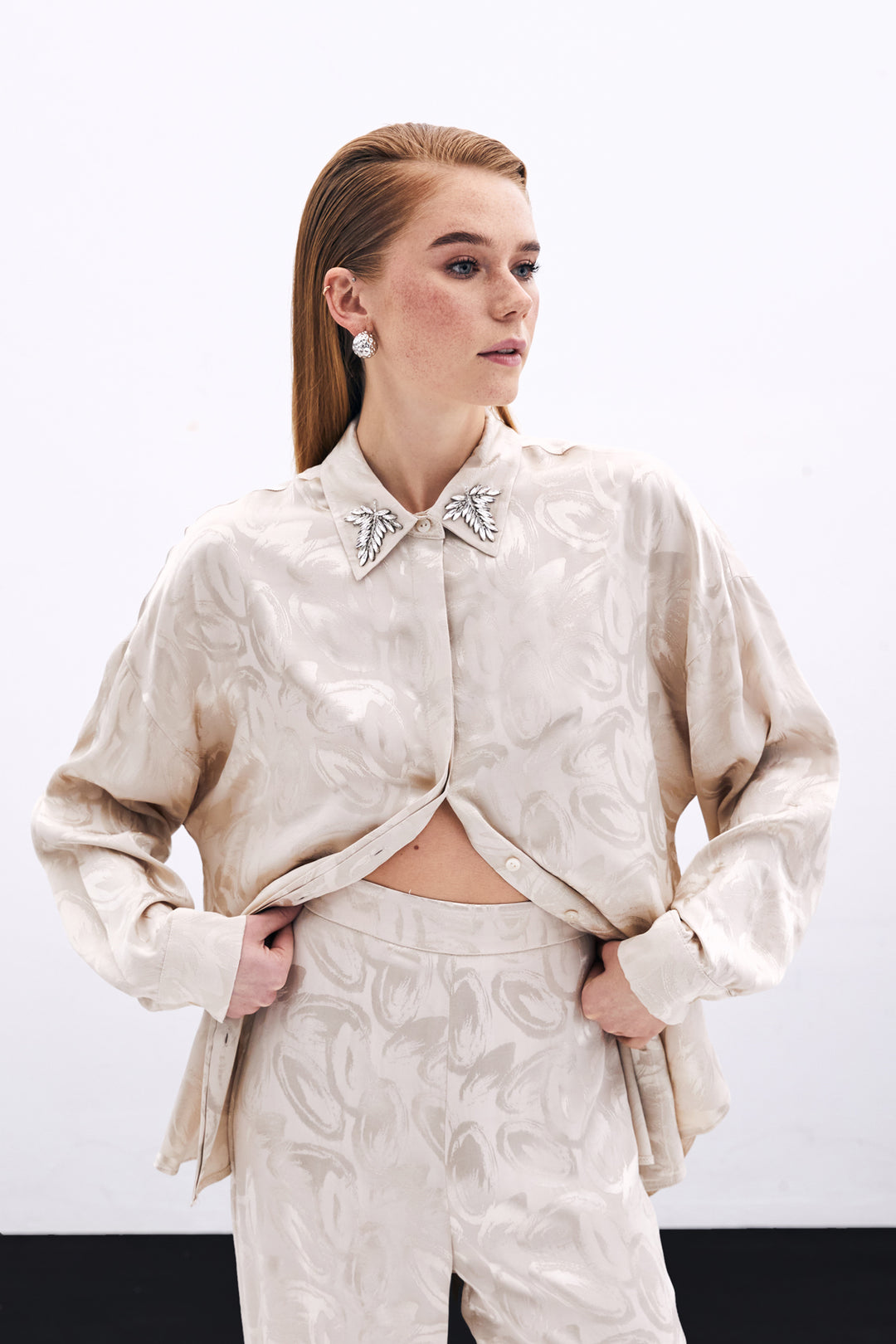 Sateen Chemise à motifs avec accessoire de col - Beige